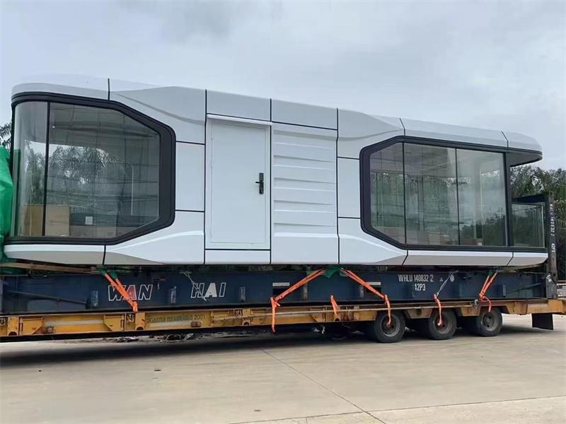 Capsule space houses