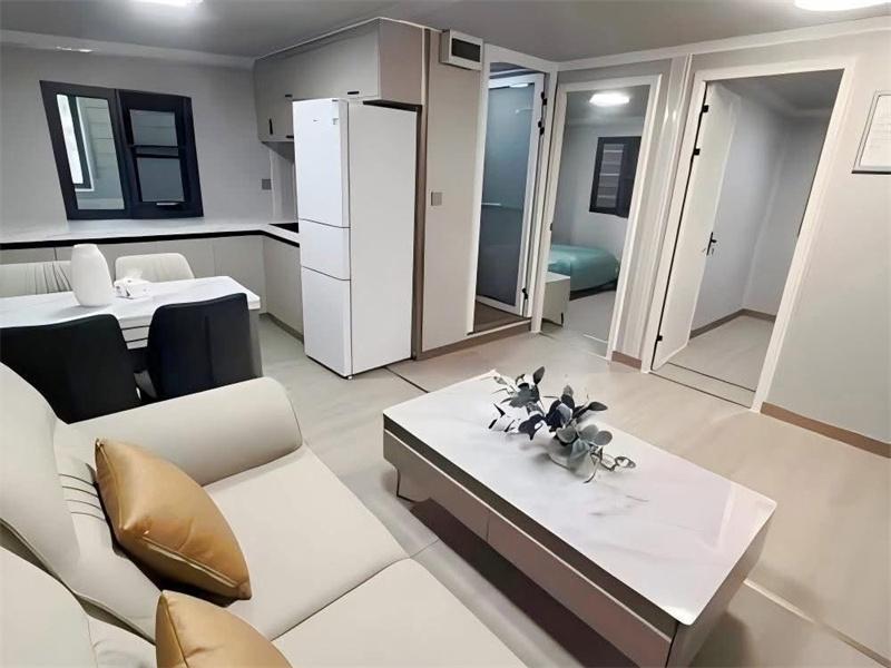 Expanding container houses