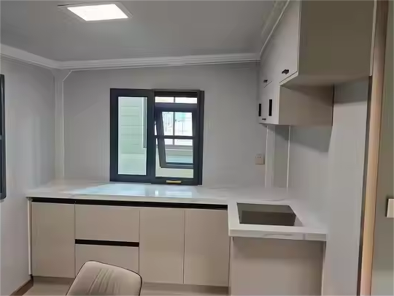 Expanding container houses