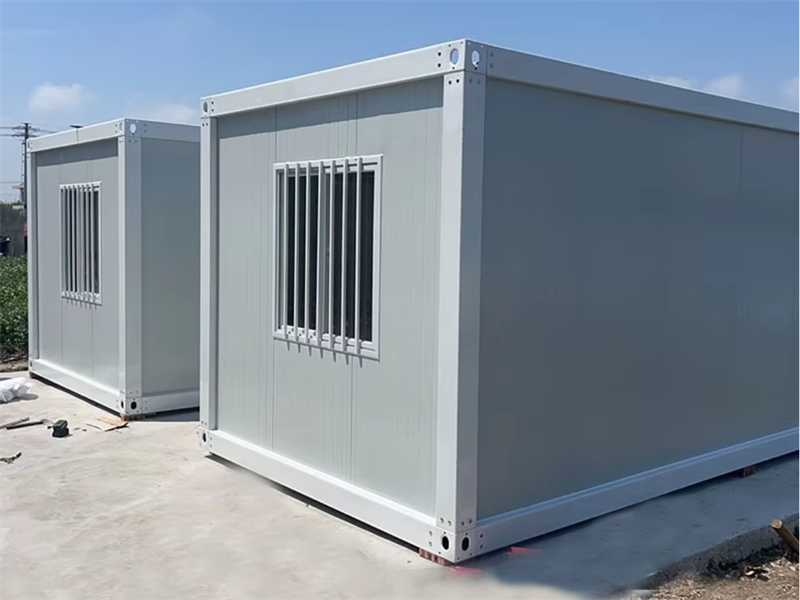 Detachable container houses