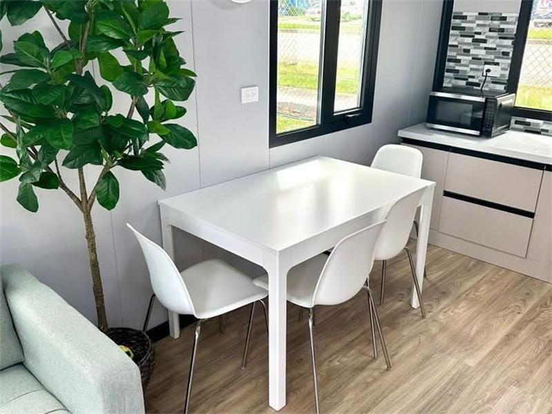 Expanding container houses