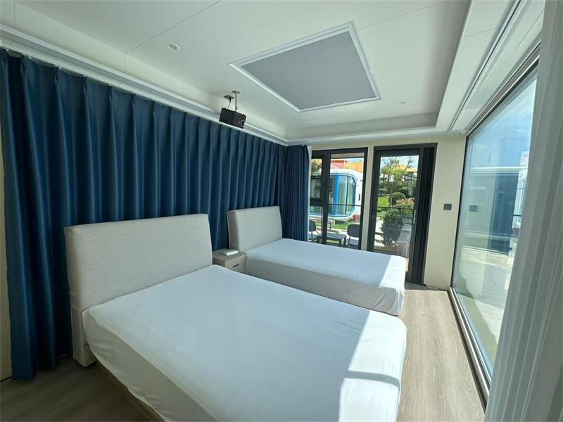 Capsule space houses