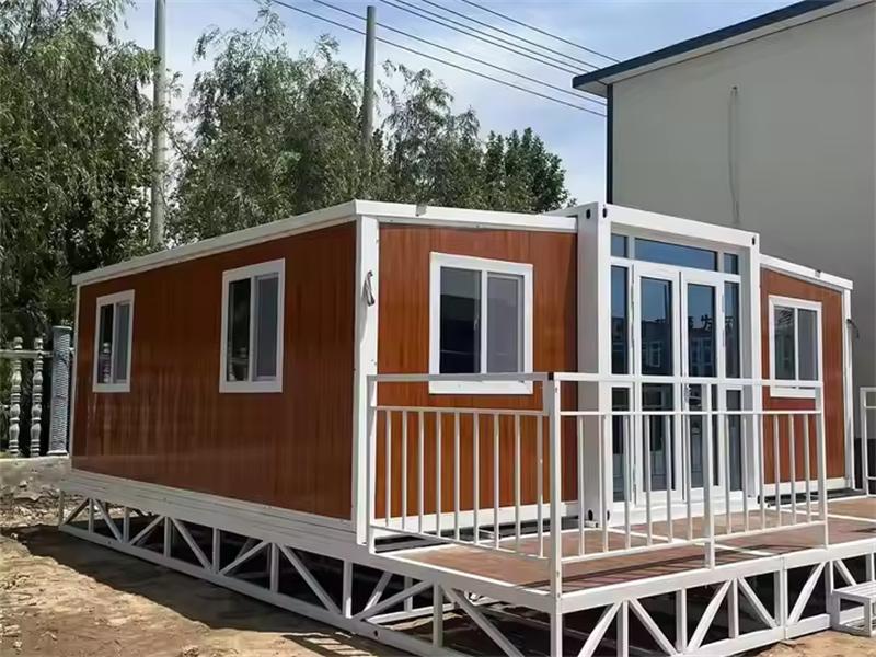 Expanding container houses