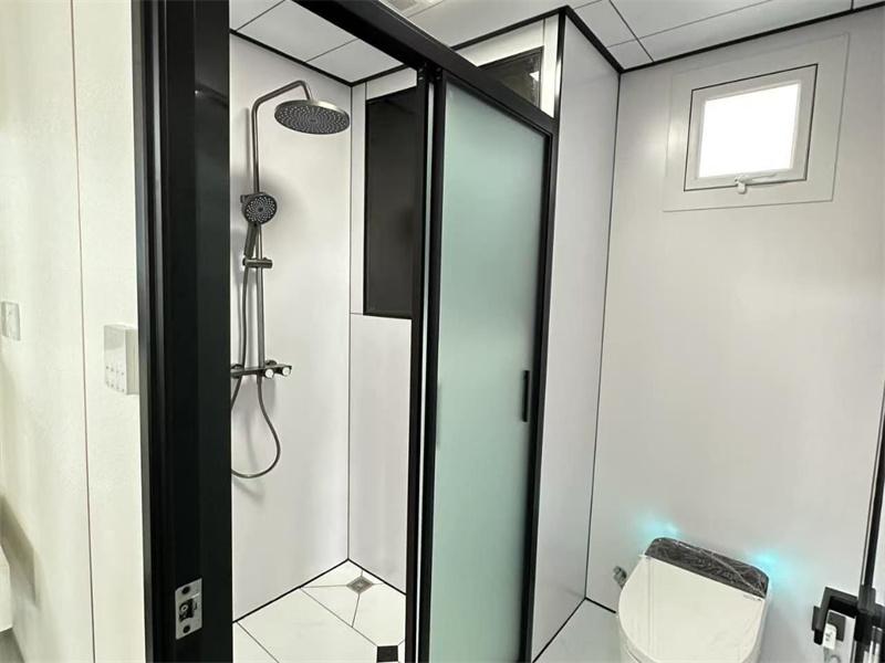 Capsule space houses